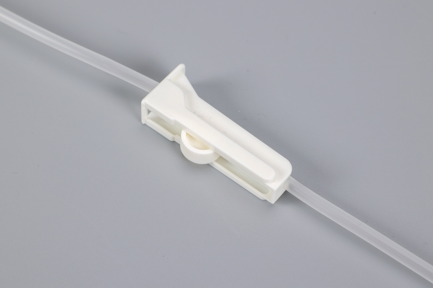 Infusion sets with precision filters with needle for single-use