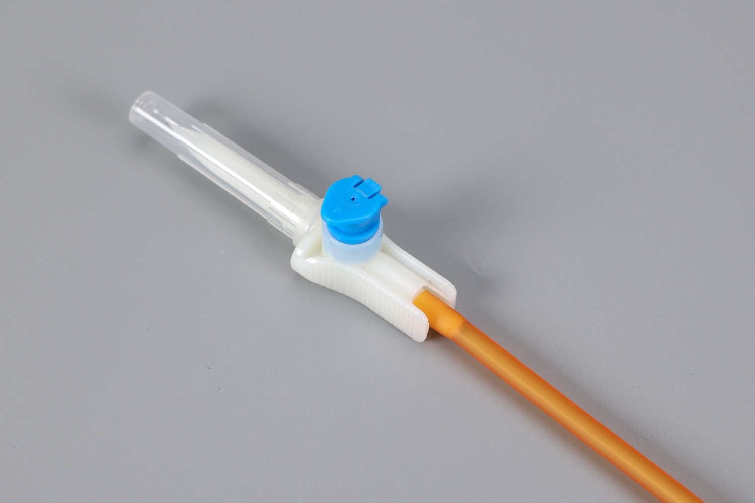 Disposable precision infusion set for light-resistant