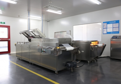 Fully automatic film cleaning machine